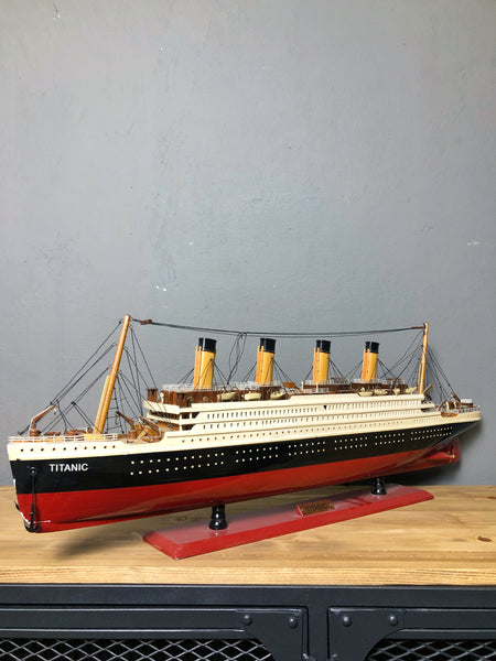 Işıklı Titanic Gemi Maketi