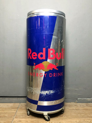 Kutu Red Bull Formunda Soğutucu Dolap