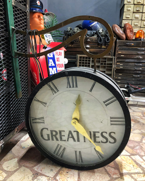 “Greatness” Dev Boy Çift Taraflı Duvar Saati